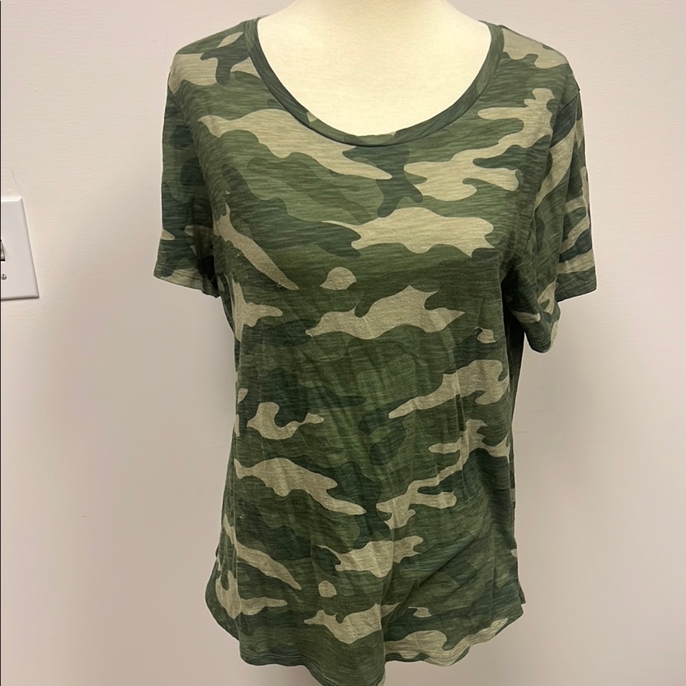 Old Navy Green Camouflage Short Sleeve T-Shirt